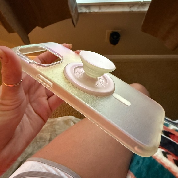 PopSocket Iridescent iPhone 14 Pro Max Case with matching PopSocket - Picture 4 of 5